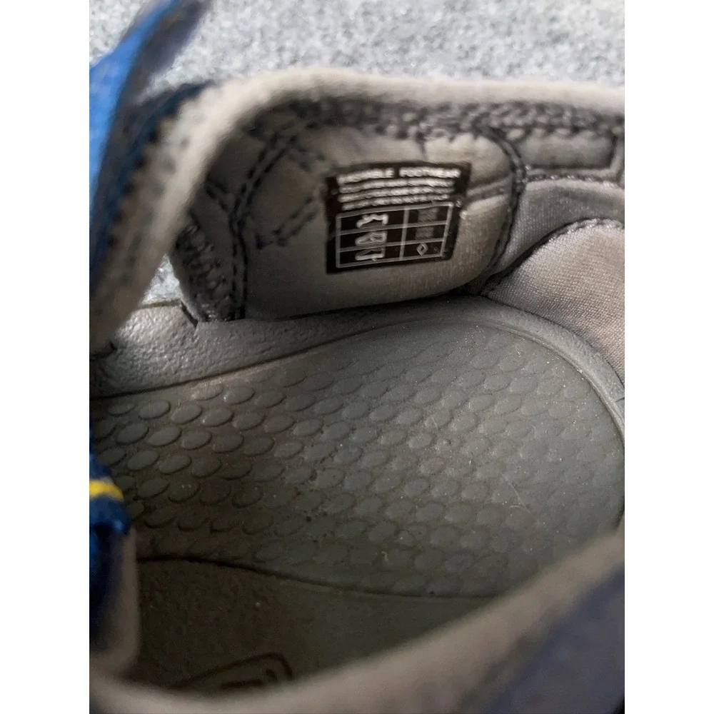 KEEN Boy's Newport Closed Toe Leather‎ Sandals Size 5 US Blue Outdoor Hiking EUC